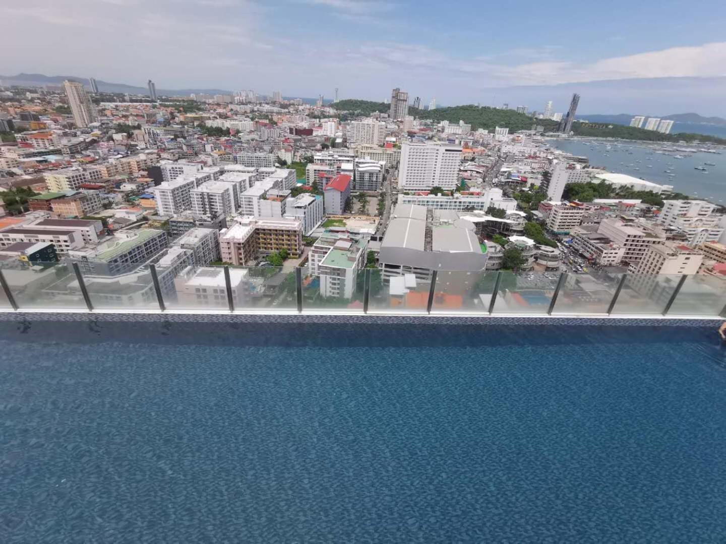 The Base Central Pattaya By Adam 外观 照片