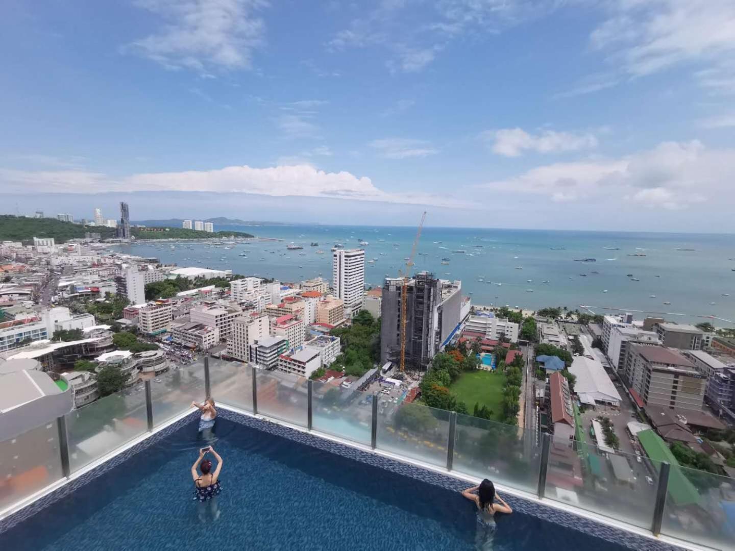 The Base Central Pattaya By Adam 外观 照片